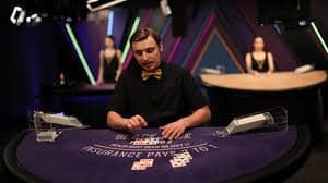Meja VIP Roulette ricis99 dengan croupier langsung